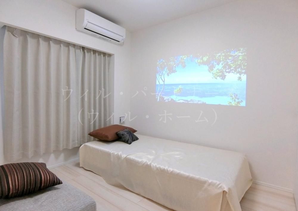 �y���̑��z�@�Ɩ���̌^�v���W�F�N�^�[����/���f�����[���摜�ł�