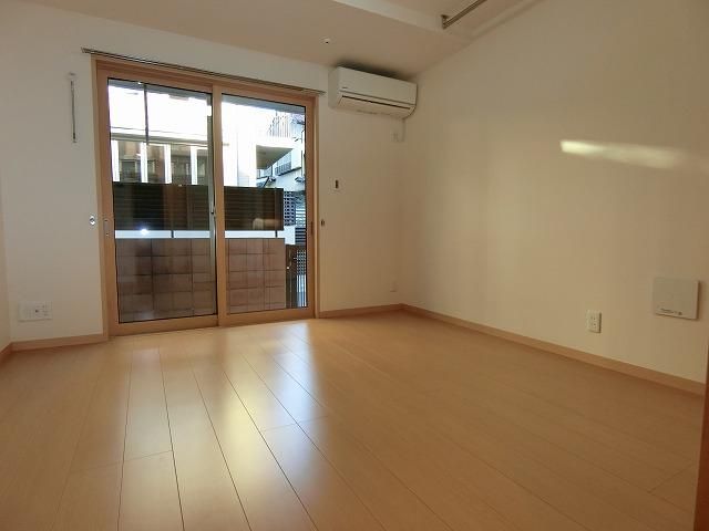 �y���ԁE���r���O�z�@