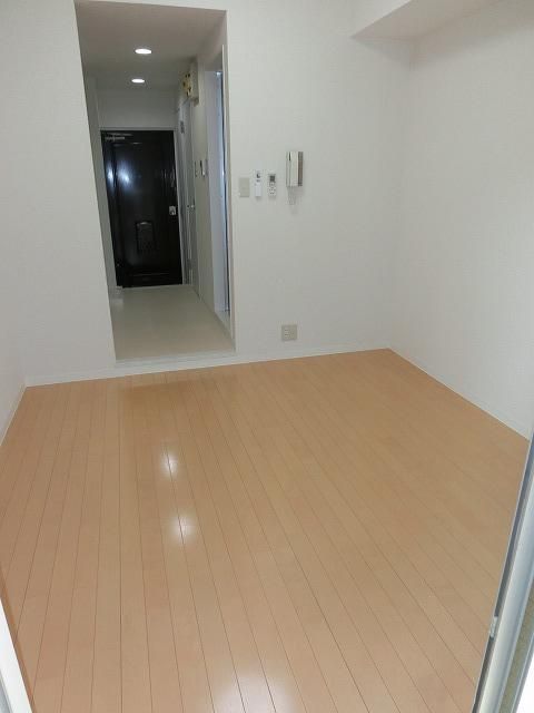 �y���ԁE���r���O�z�@���Ԏ�̑��̂������ł�(�Q�l�E�ȉ���)�B