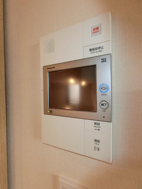 �y�Z�L�����e�B�z�@